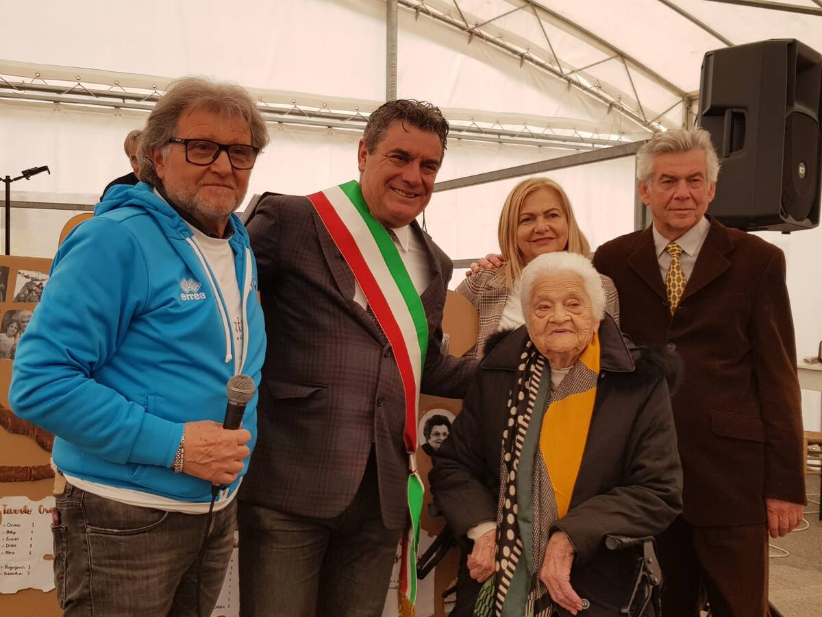 Il sindaco Seri festeggia i 100 anni di Dina Vitali