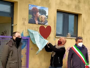 Il Comune di Fano inaugura una targa nel canile comunale in memoria di Simona Maroccini, volontaria Melampo.
