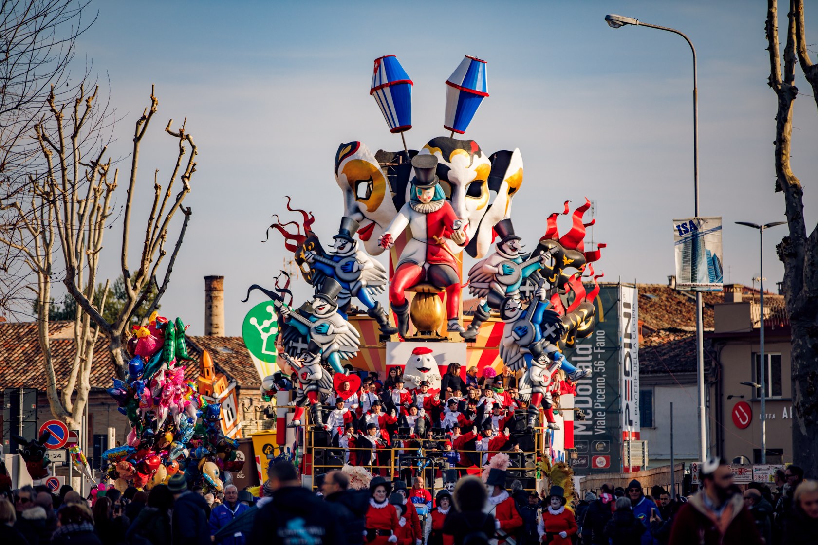 Carnevale di Fano. Progettazione e realizzazione Carnival Factory. Foto di Wilson Santinelli